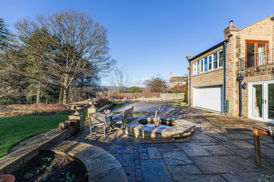 Swallowfield, Hill Top, Cawthorne