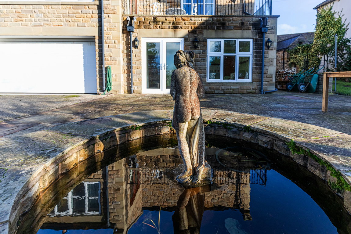 Swallowfield, Hill Top, Cawthorne