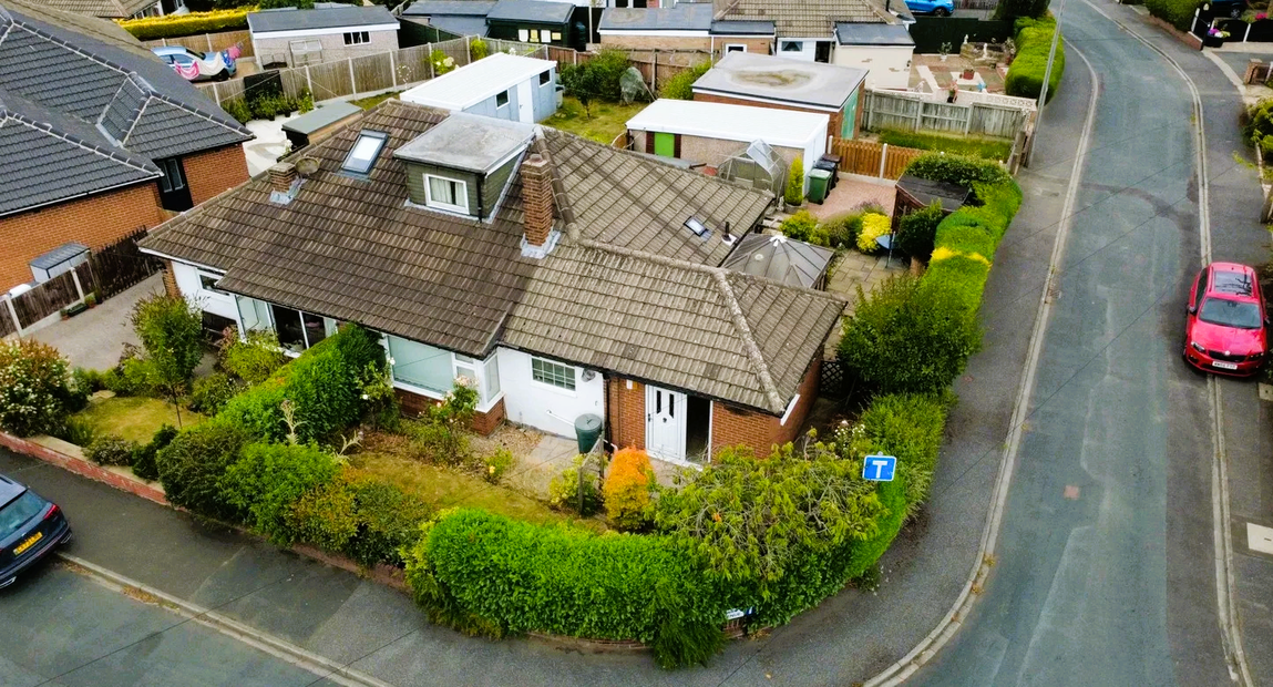 Park Road, Clayton West