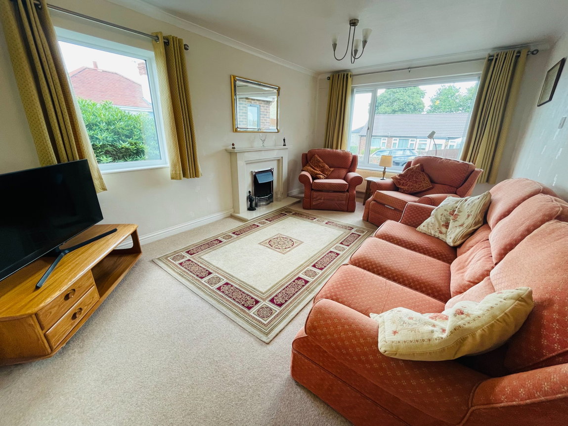 Cliffe Street, Clayton West, Huddersfield, HD8 9NR
