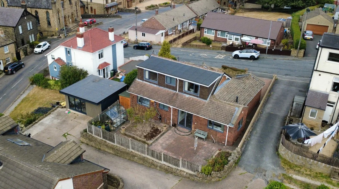 Cliffe Street, Clayton West, Huddersfield, HD8 9NR