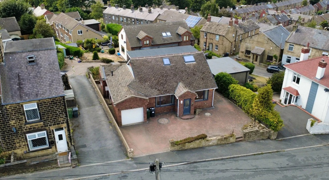 Cliffe Street, Clayton West, Huddersfield, HD8 9NR